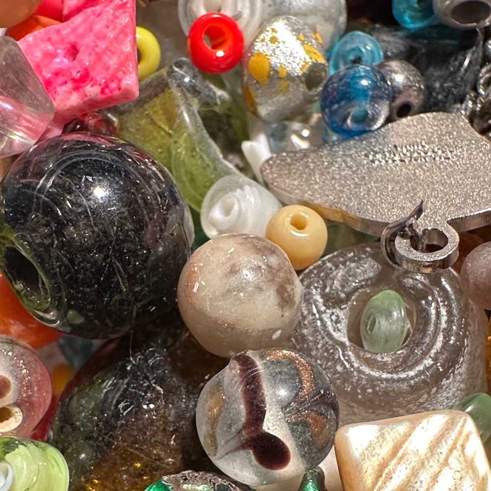 Vibrant Craft/Jewelry Supplies - 3LBs - Picture 14 of 16